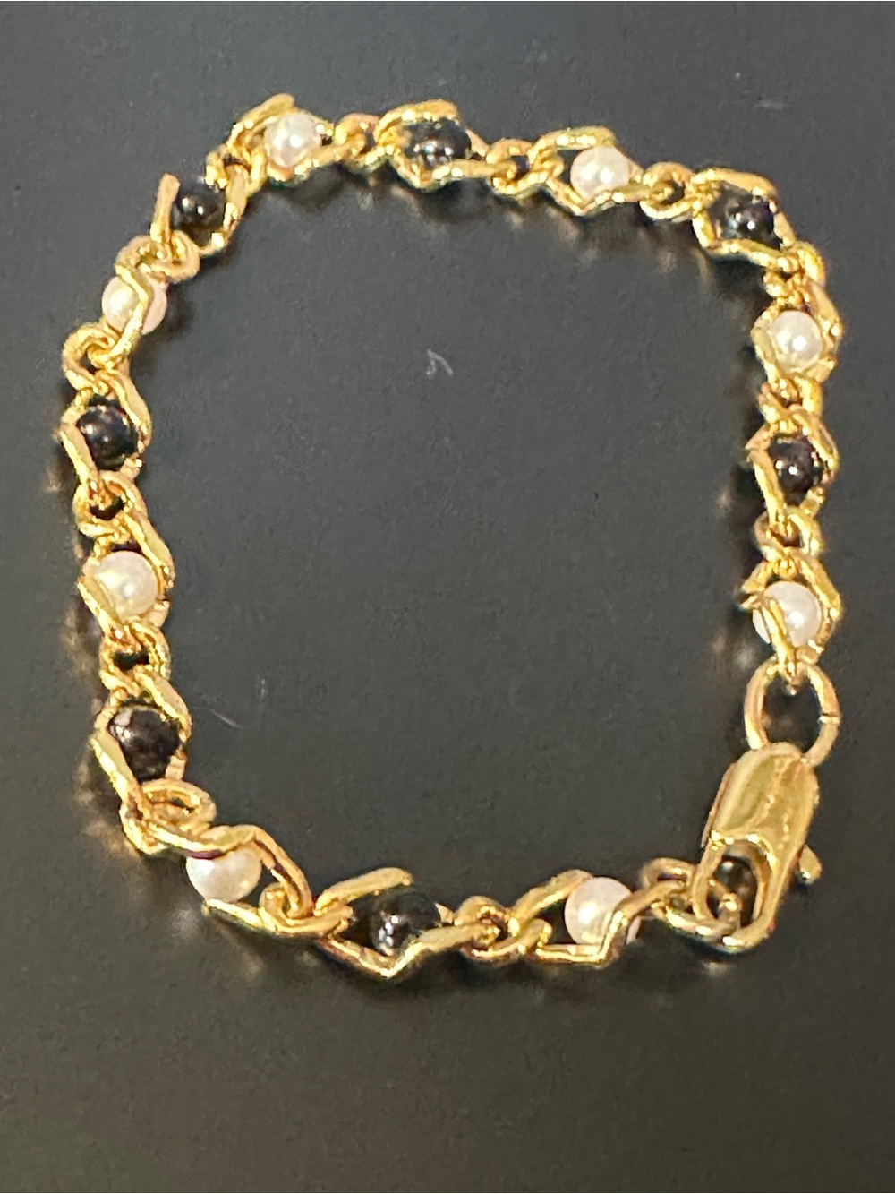 Gold Chain Bracelet with Black Onyx and Pearl Beads